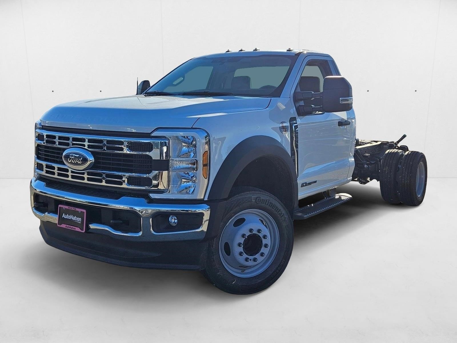 2025 Ford F-550 Super Duty Chassis Cab XL's photo