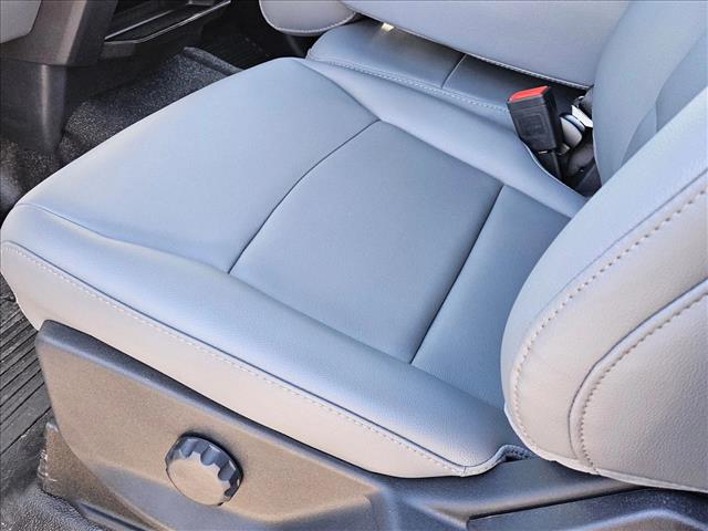 2025 Ford F-550 XL photo 4