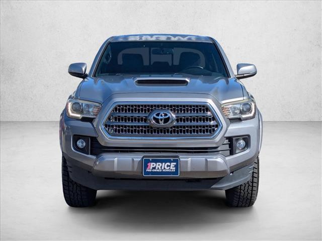 2016 Toyota Tacoma TRD Sport Double Cab photo 2