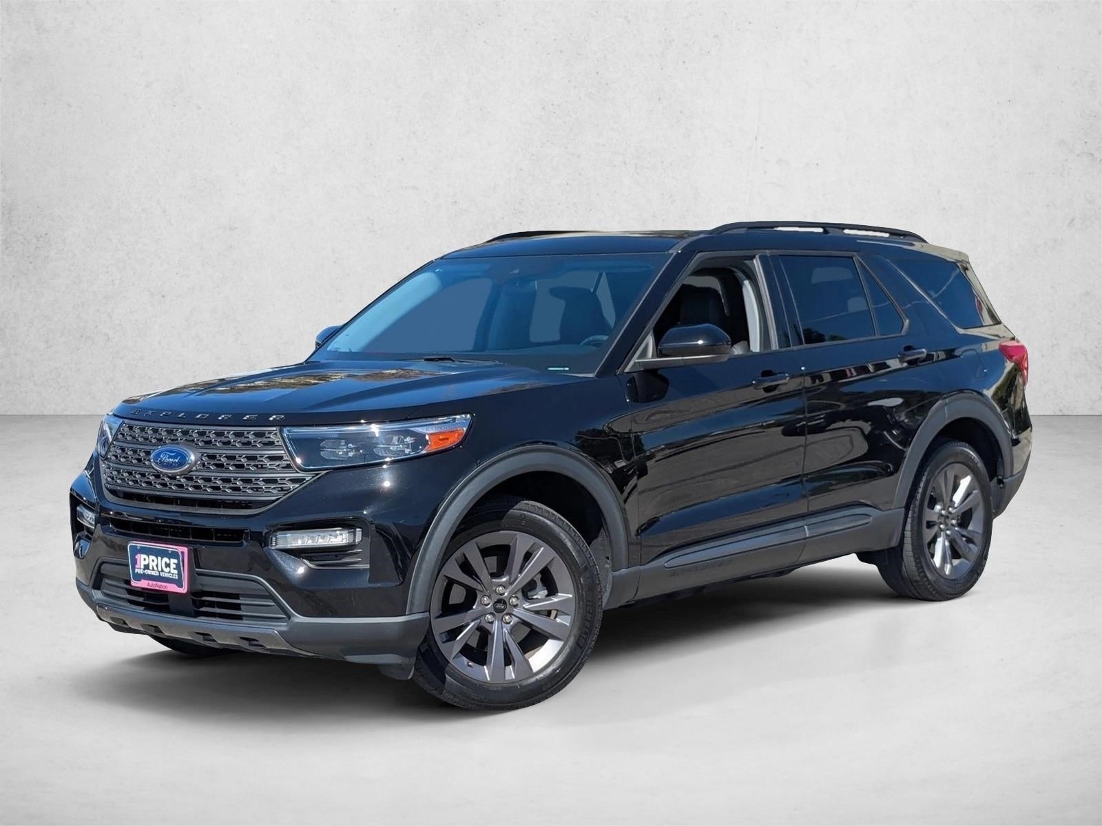 2023 Ford Explorer XLT 4WD's photo