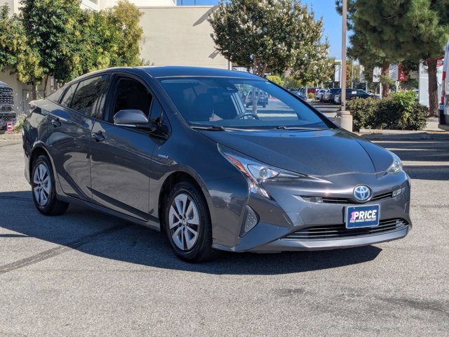 2018 Toyota Prius Two photo 3