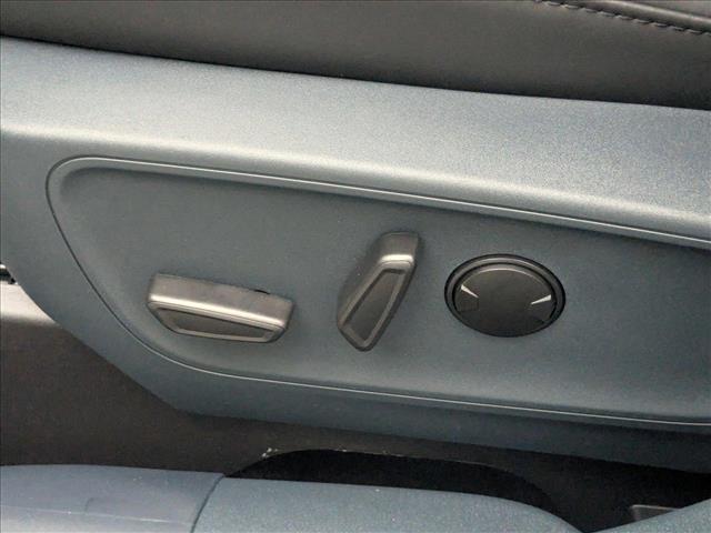 2025 Ford Maverick Lariat photo 4