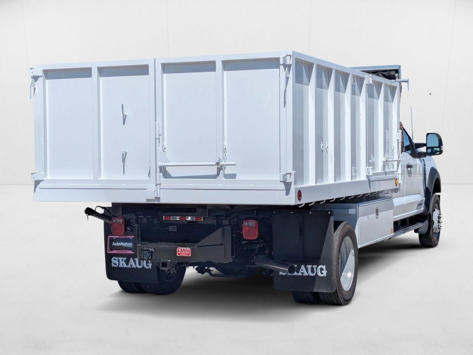 2025 Ford F-550 Super Duty Chassis Cab XL - Photo 2