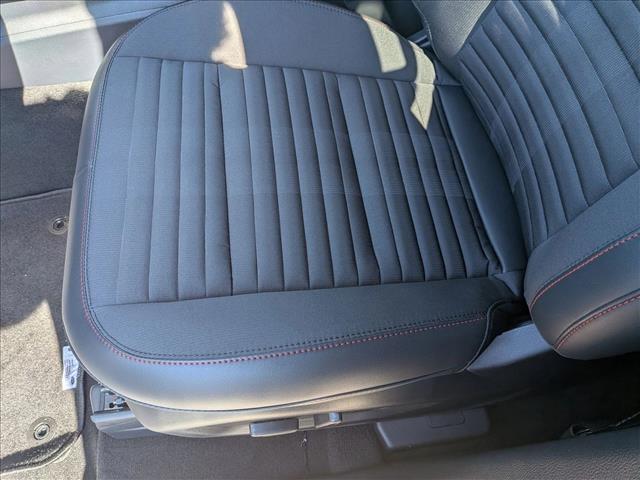 2025 Ford Explorer ST-Line photo 2