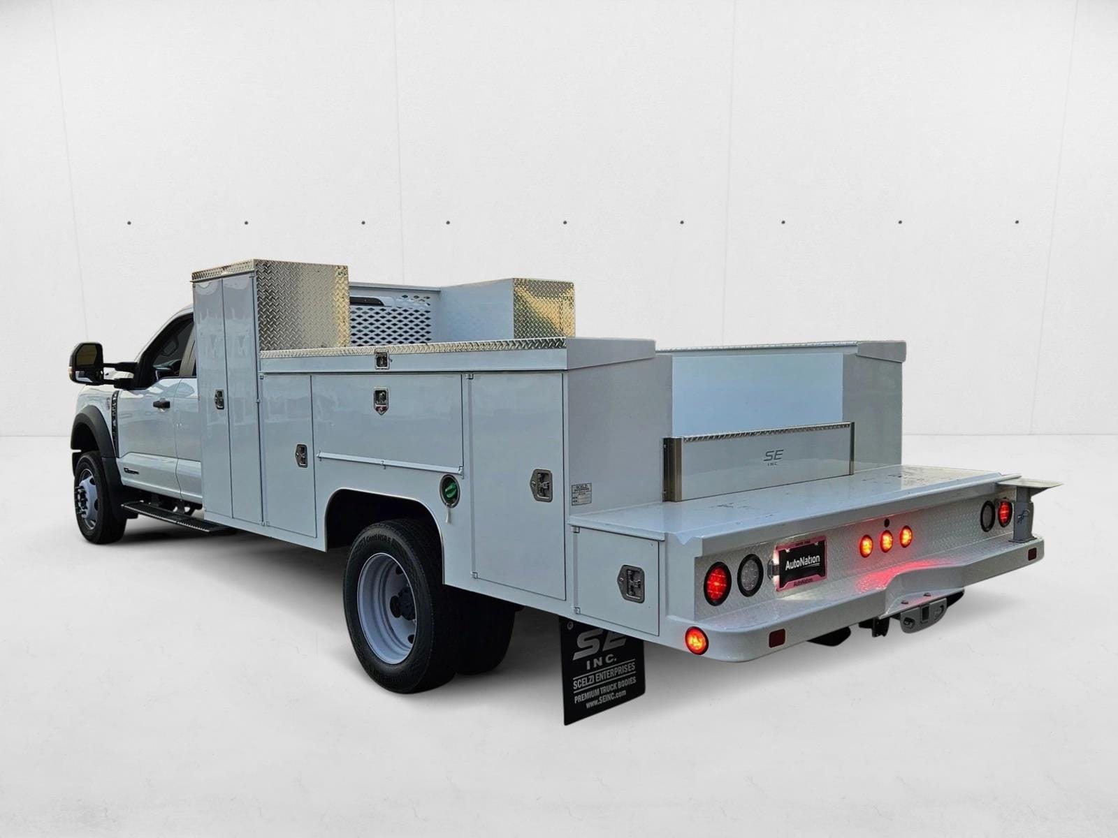 2025 Ford F-550 Super Duty Chassis Cab XL - Photo 8