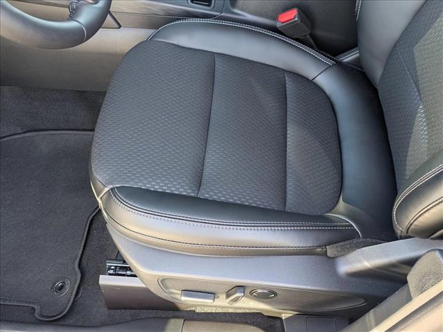 2025 Ford Escape Plug-In Hybrid photo 3