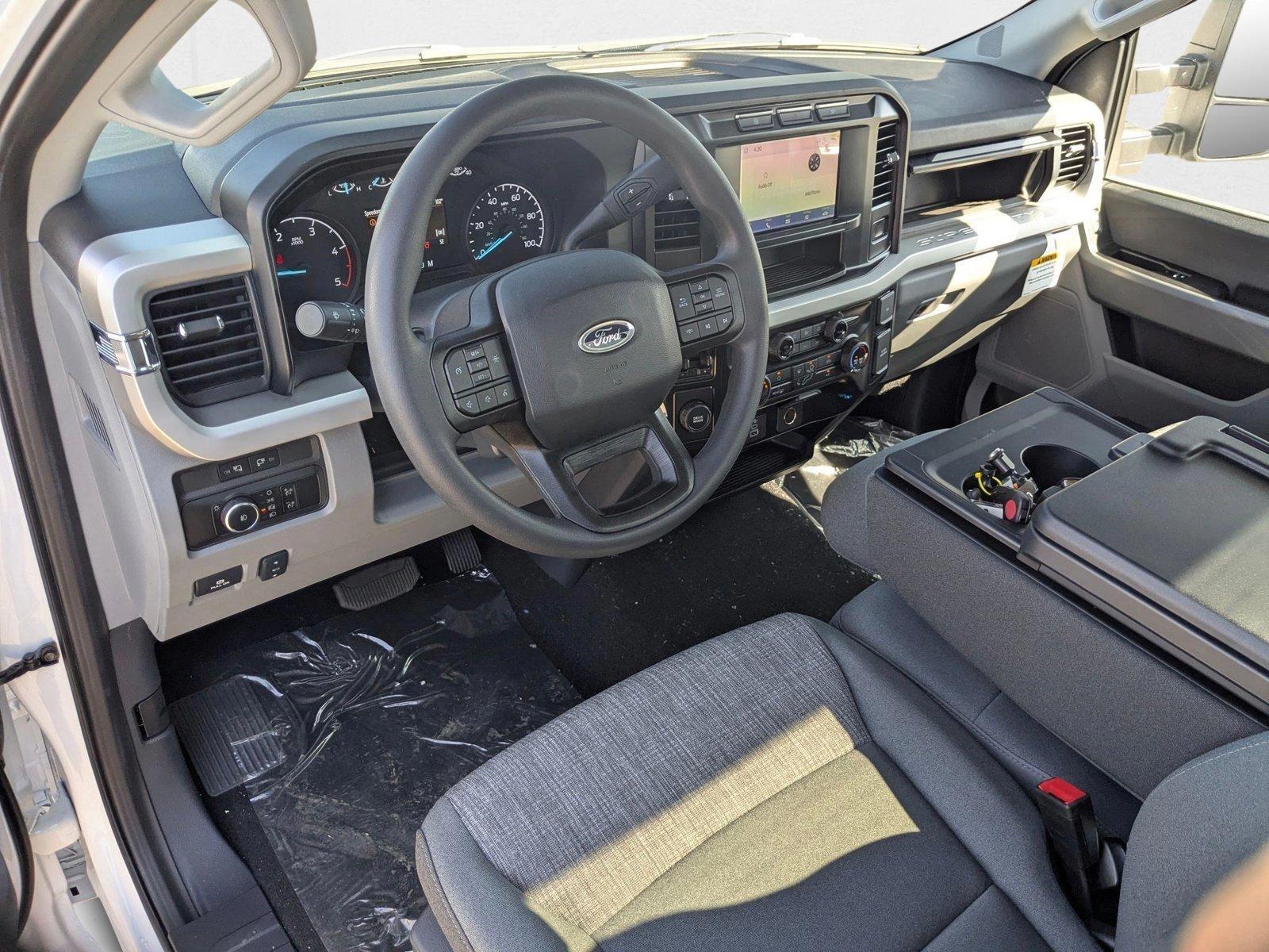 2024 Ford F-550 Super Duty Chassis Cab XLT - Photo 15
