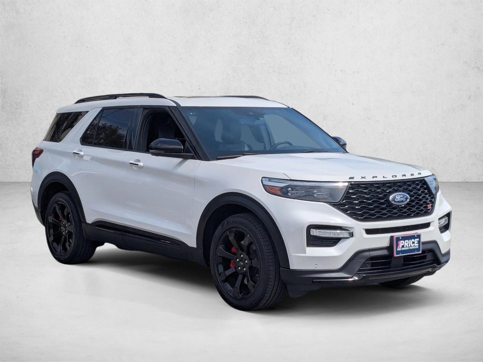 2023 Ford Explorer ST photo 2