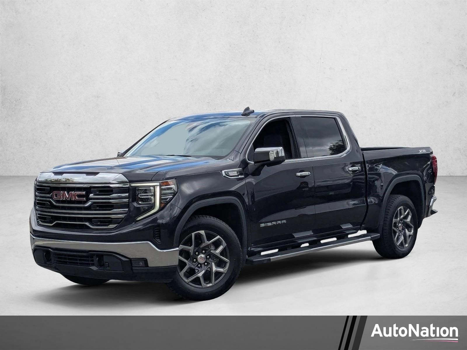 2023 GMC Sierra 4WD Crew Cab Short Box SLT's photo