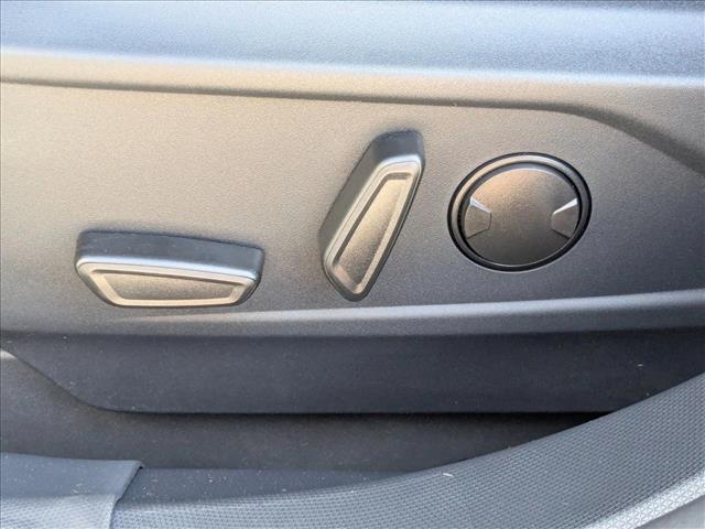 2025 Ford Mustang Mach-E Premium photo 3