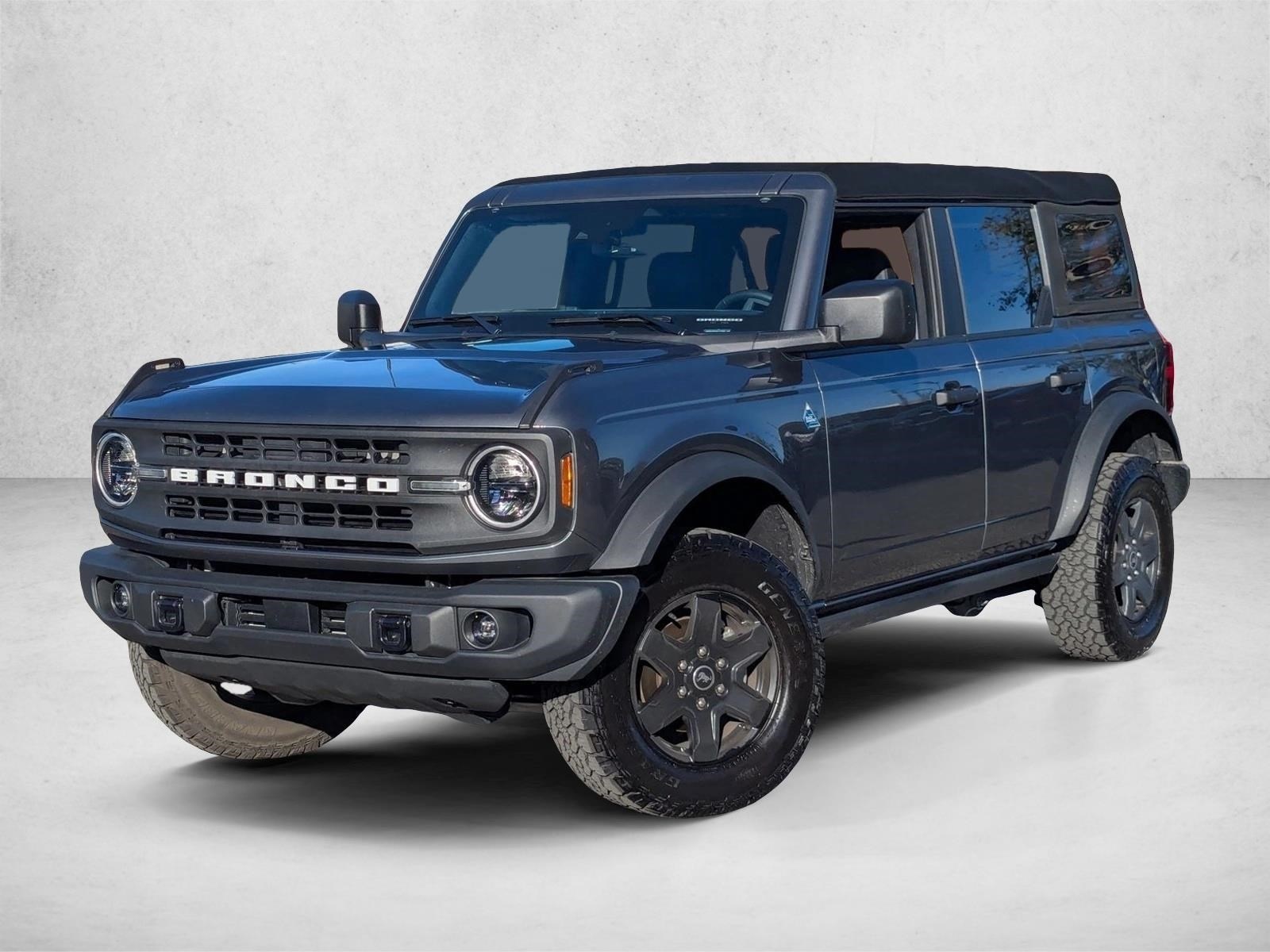 2024 Ford Bronco 4-Door Black Diamond's photo