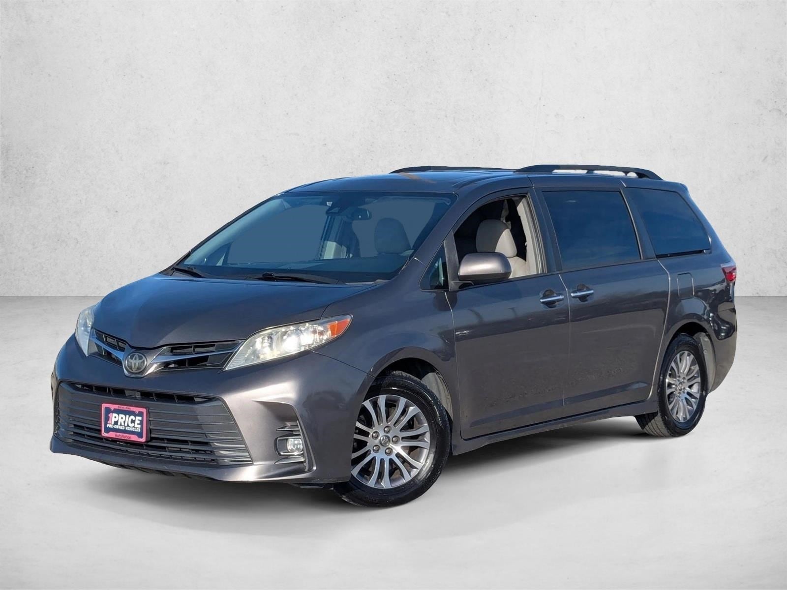 2018 Toyota Sienna XLE