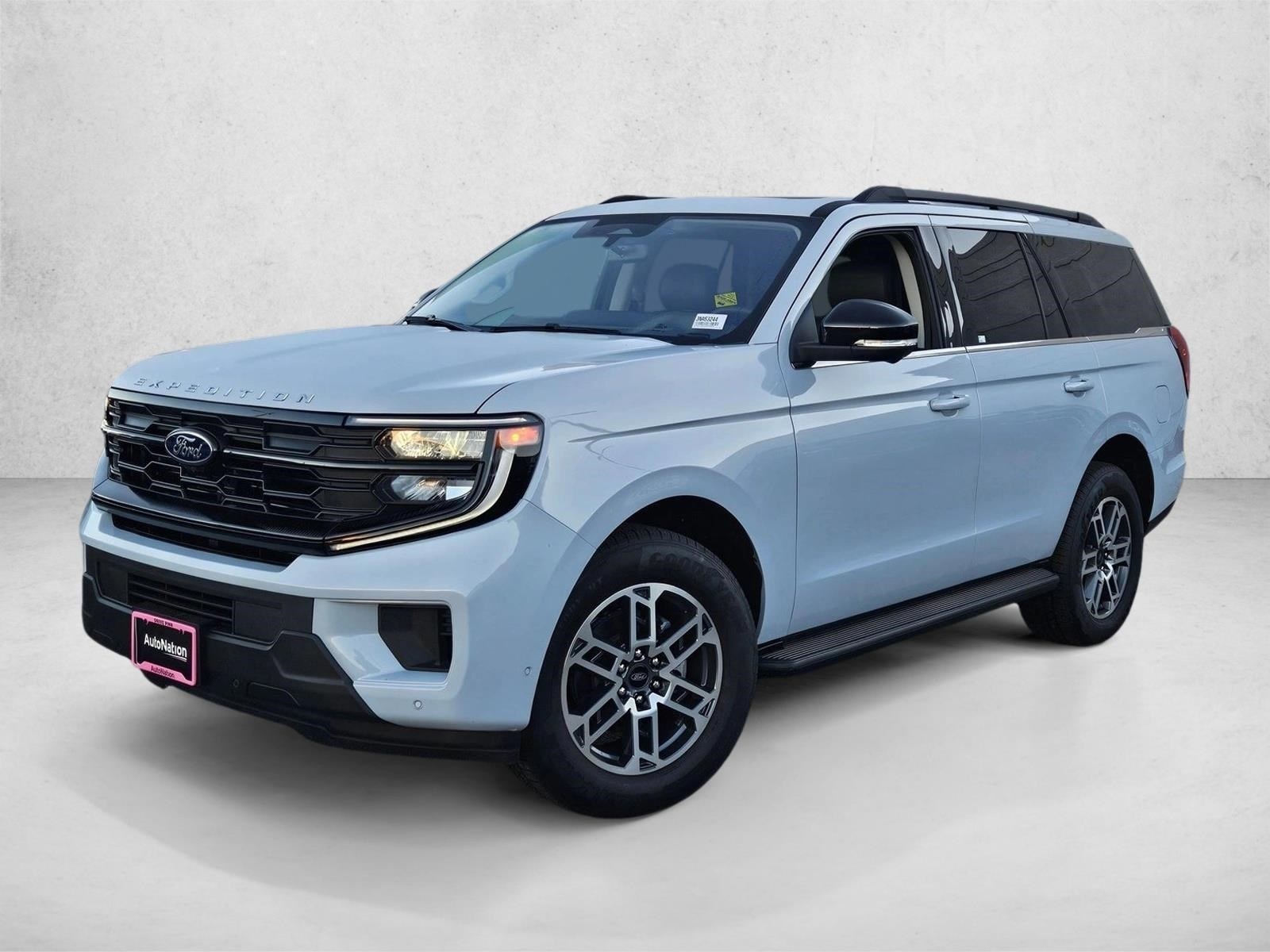 2025 Ford Expedition Active's photo