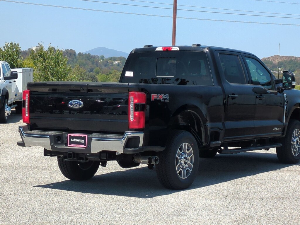 New 2026 Ford F-250 LARIAT Truck Crew Cab