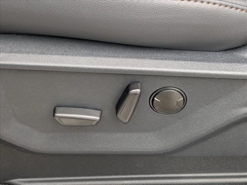 New 2026 Ford F-250 LARIAT Truck Crew Cab