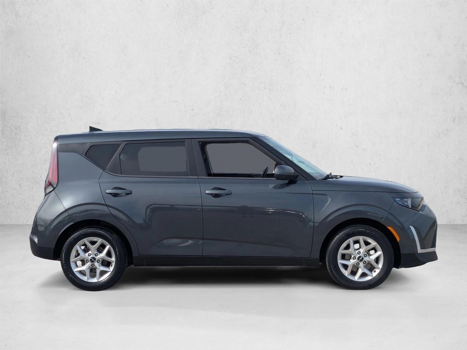 2023 Kia Soul LX photo 4