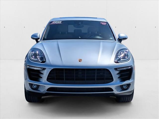 2017 Porsche Macan photo 2