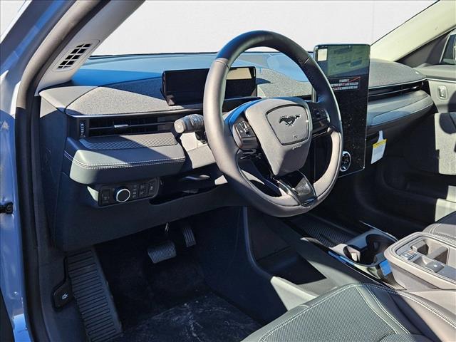 2025 Ford Mustang Mach-E Premium photo 3
