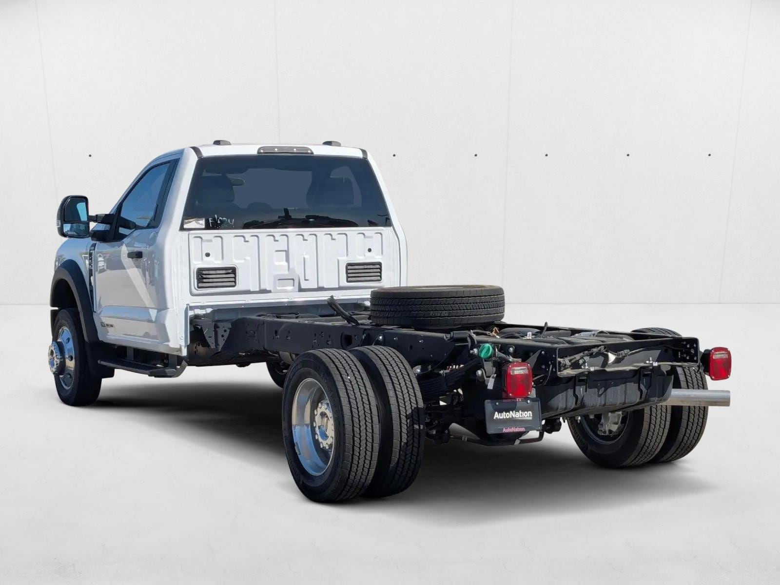 2024 Ford F-550 Super Duty Chassis Cab XLT - Photo 9