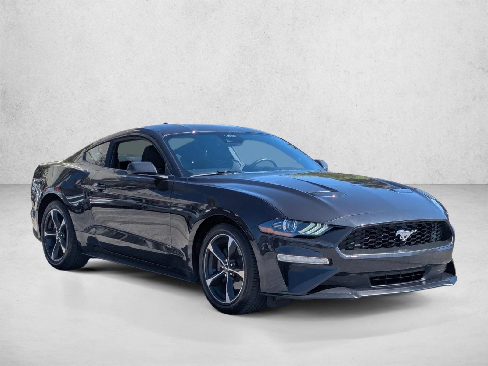 2022 Ford Mustang EcoBoost photo 3