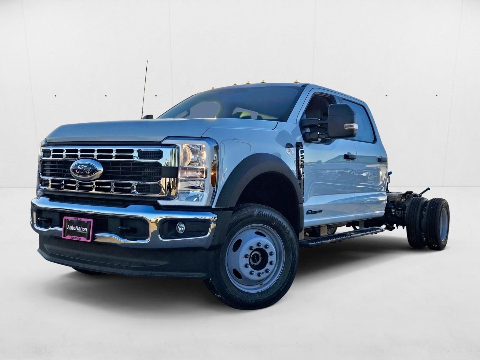 2025 Ford F-550 Super Duty Chassis Cab XL's photo