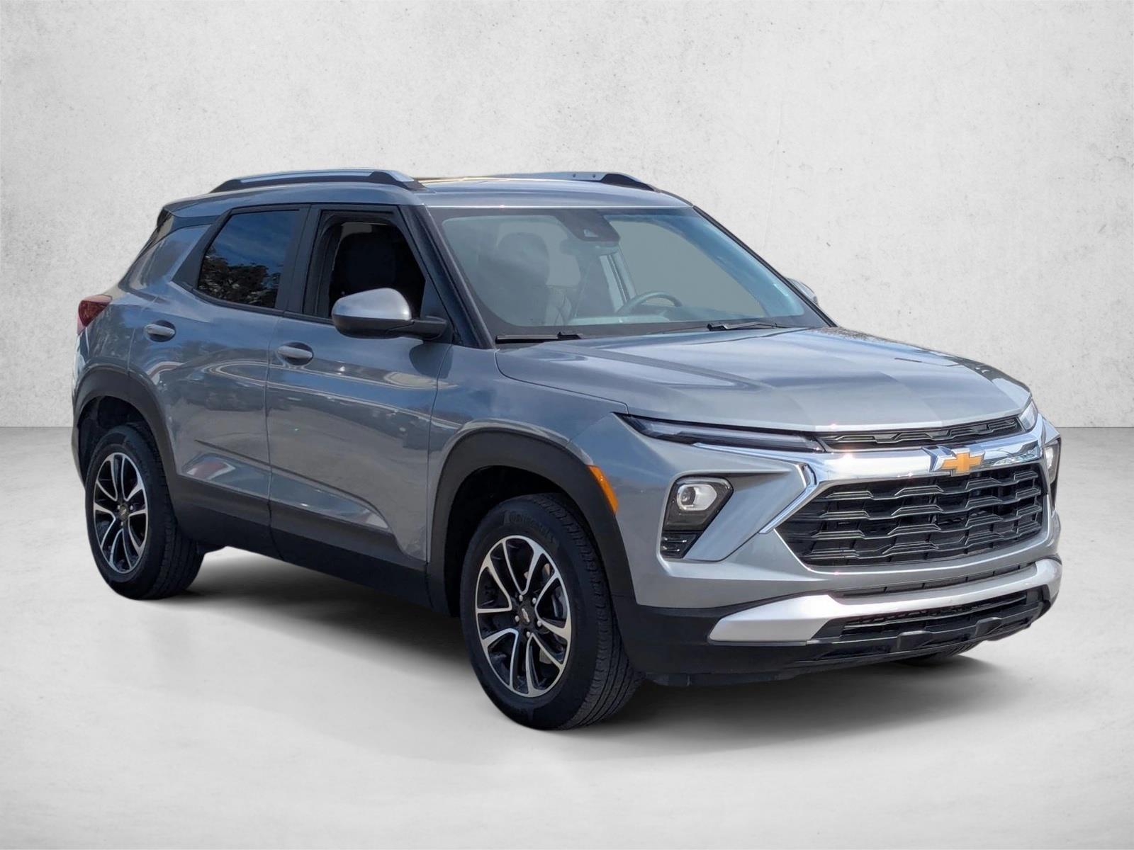 2025 Chevrolet Trailblazer LT photo 3
