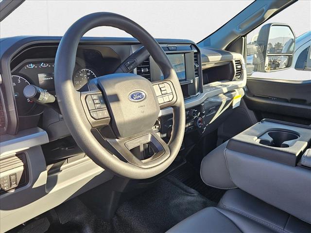 2025 Ford F-550 XL photo 3