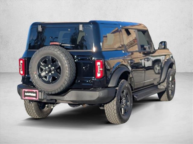 2025 Ford Bronco Outer Banks photo 2