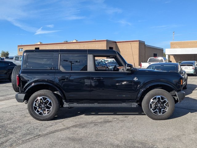 2024 Ford Bronco Outer Banks photo 4