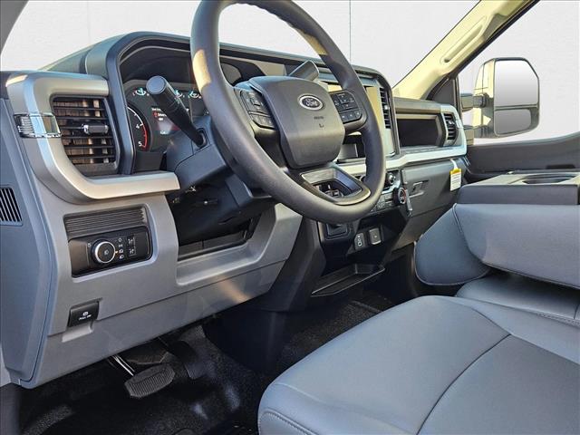 2025 Ford F-550 XL photo 2