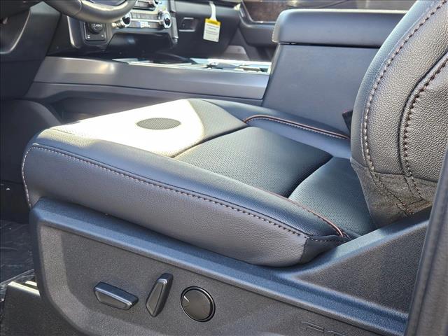 2025 Ford F-350 Lariat photo 4