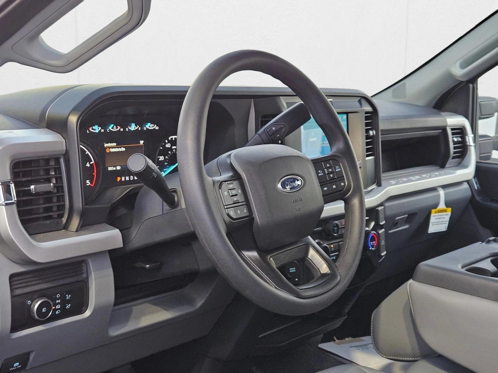 2025 Ford F-550 Super Duty Chassis Cab XL - Photo 13