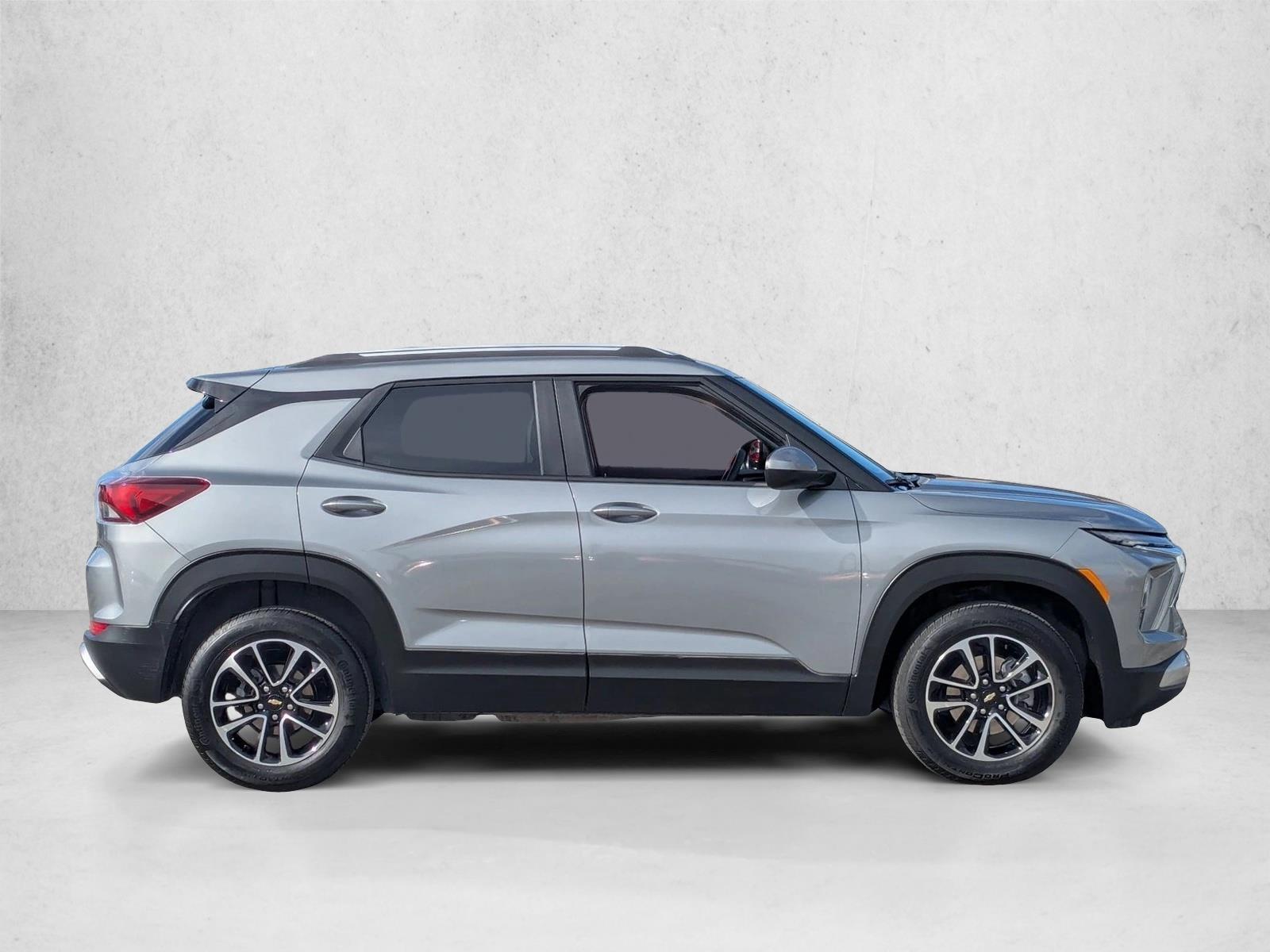 2025 Chevrolet Trailblazer LT photo 4