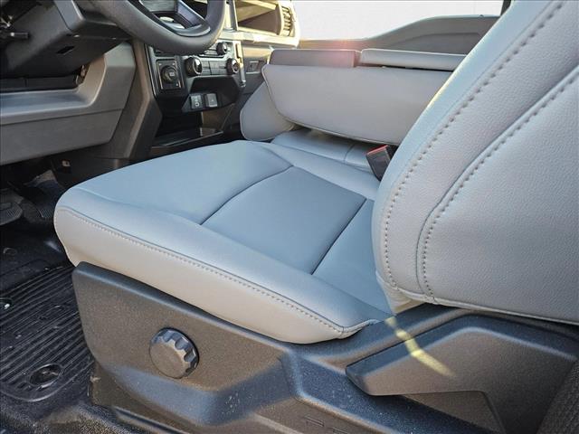 2025 Ford F-550 XL photo 3