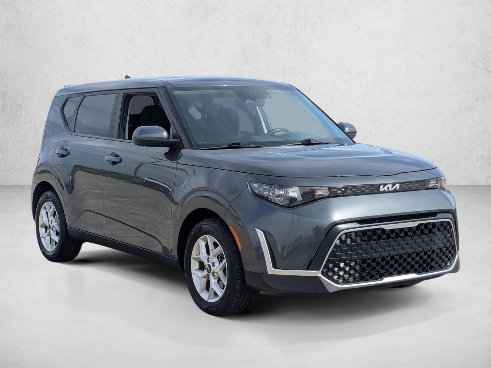 2023 Kia Soul LX photo 3