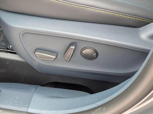 2025 Ford Maverick Lobo Standard