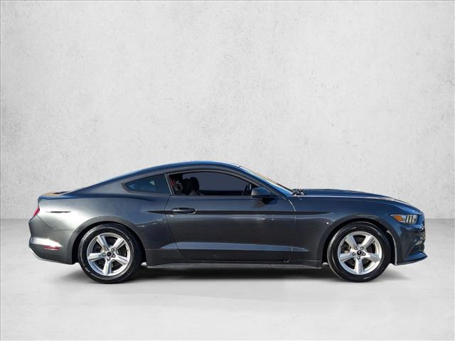 2017 Ford Mustang V6 photo 4