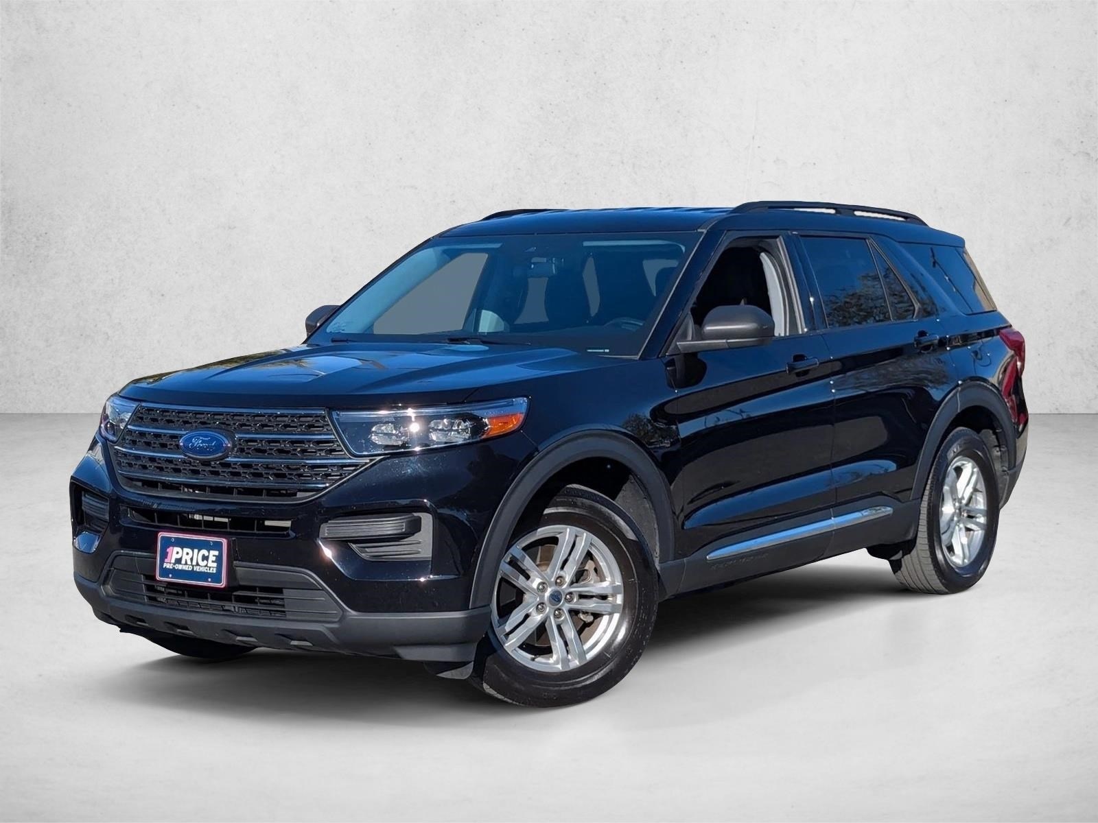 2022 Ford Explorer XLT's photo