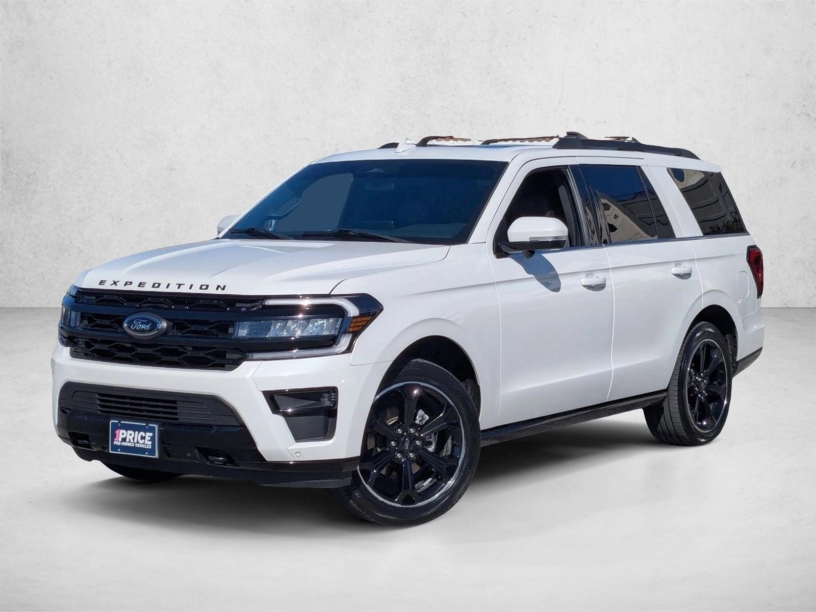 2023 Ford Expedition Limited's photo