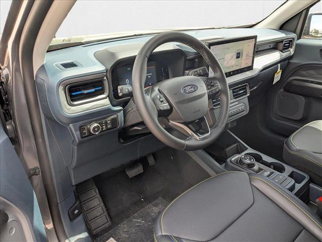 2025 Ford Maverick photo 2