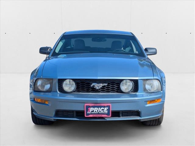 2007 Ford Mustang GT Deluxe photo 2