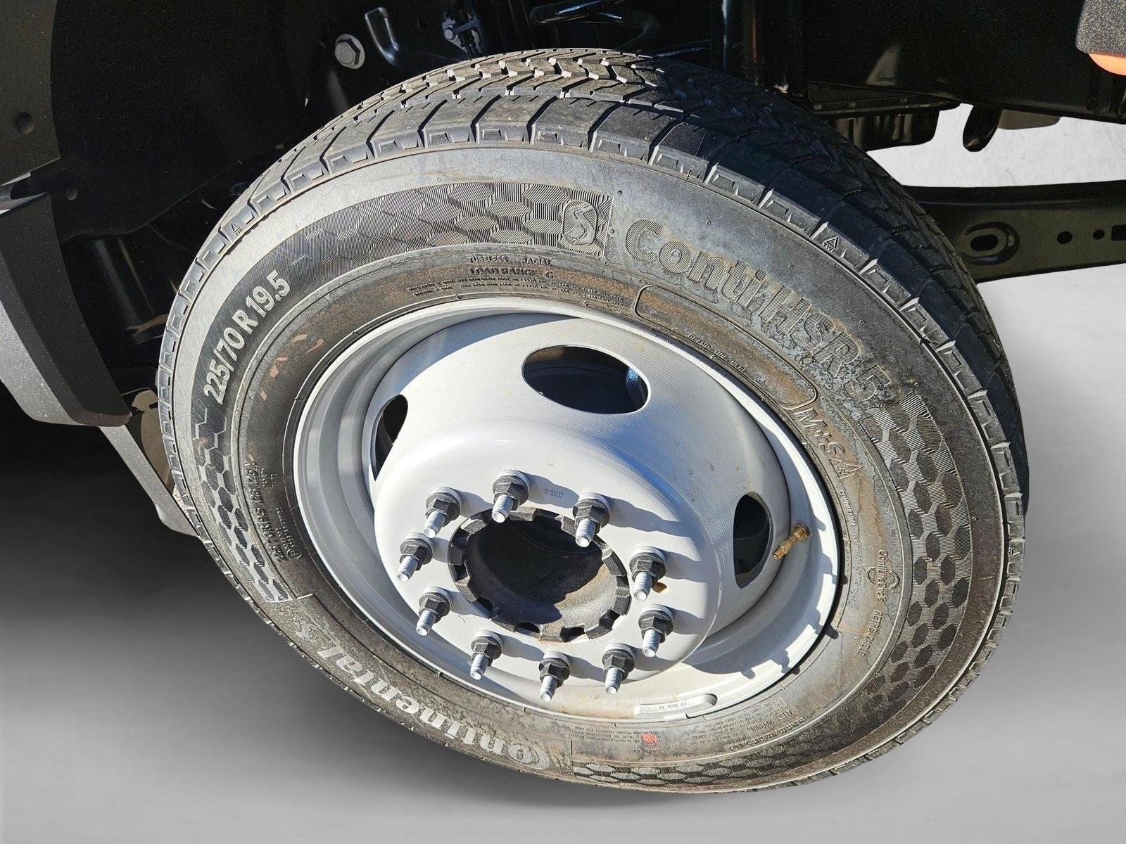 2025 Ford F-550 Super Duty Chassis Cab XL - Photo 9