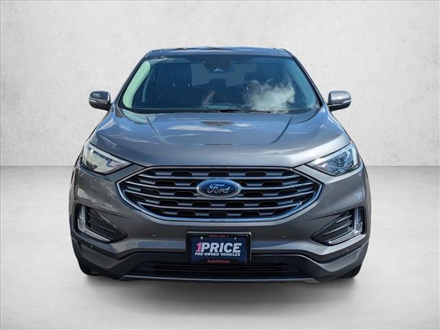 2022 Ford Edge Titanium photo 2