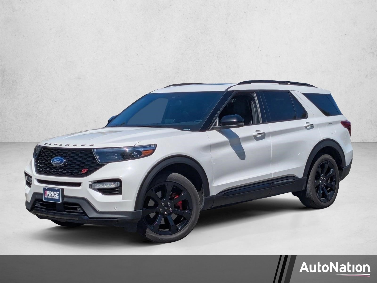 2023 Ford Explorer ST 4WD's photo