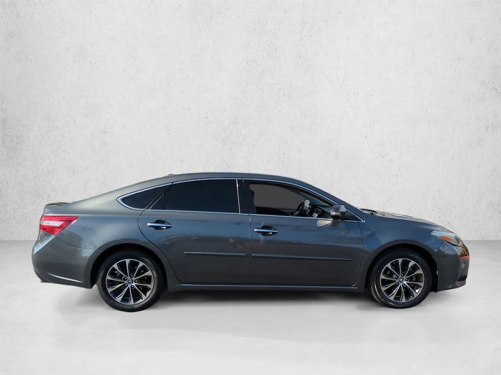 Used 2017 Toyota Avalon XLE Premium Sedan