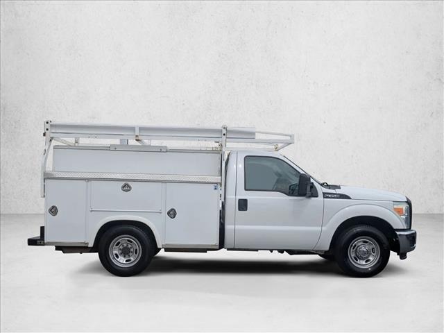 2016 Ford F-350 XLT photo 4