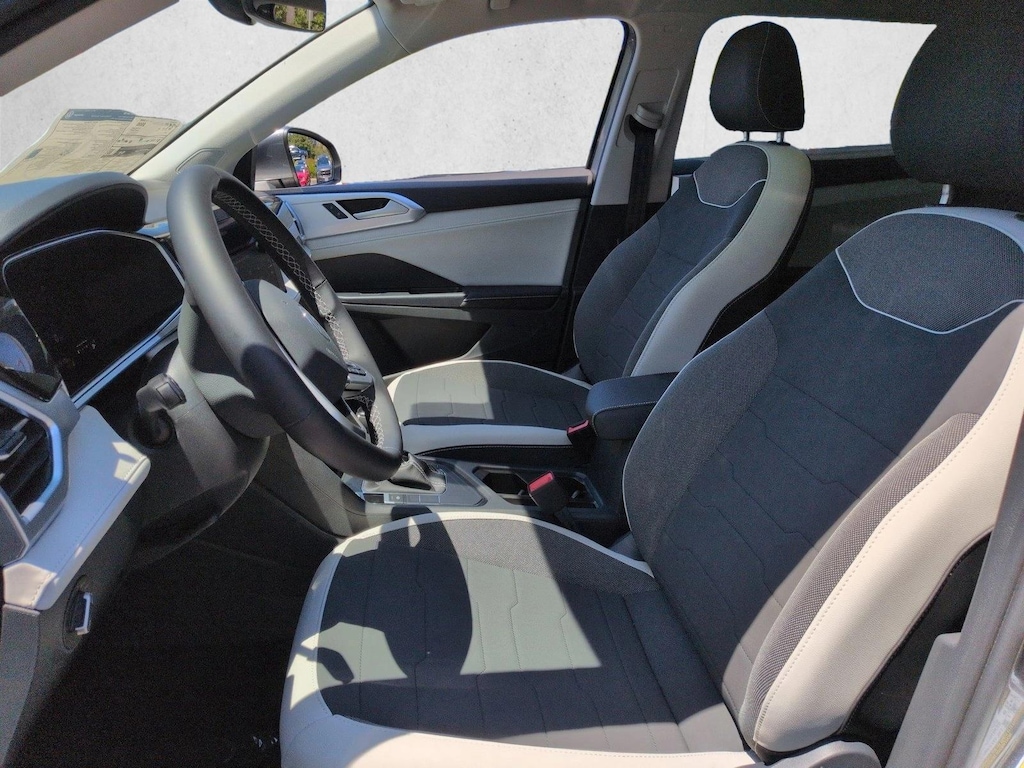 New 2026 Volkswagen Taos 1.5T SE SUV