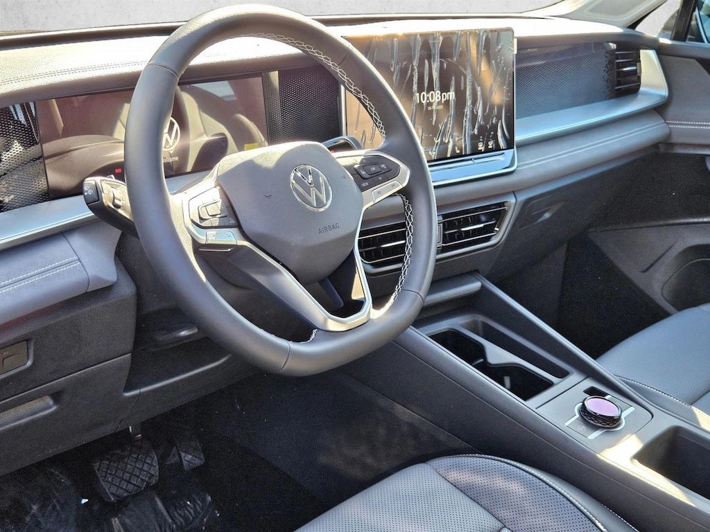 New 2025 Volkswagen Tiguan 2.0T SE SUV