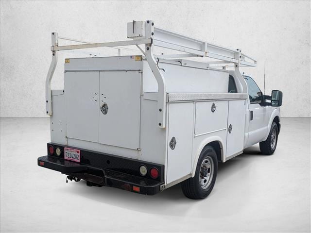 2016 Ford F-350 XLT photo 5