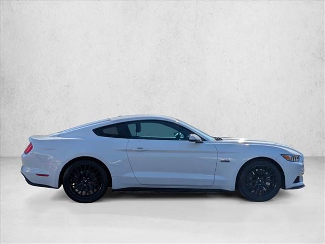 2015 Ford Mustang GT Premium photo 4